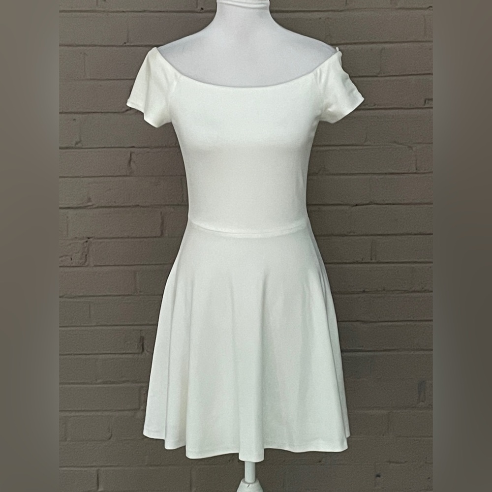 Alice & Olivia ivory white off shoulder dress 4